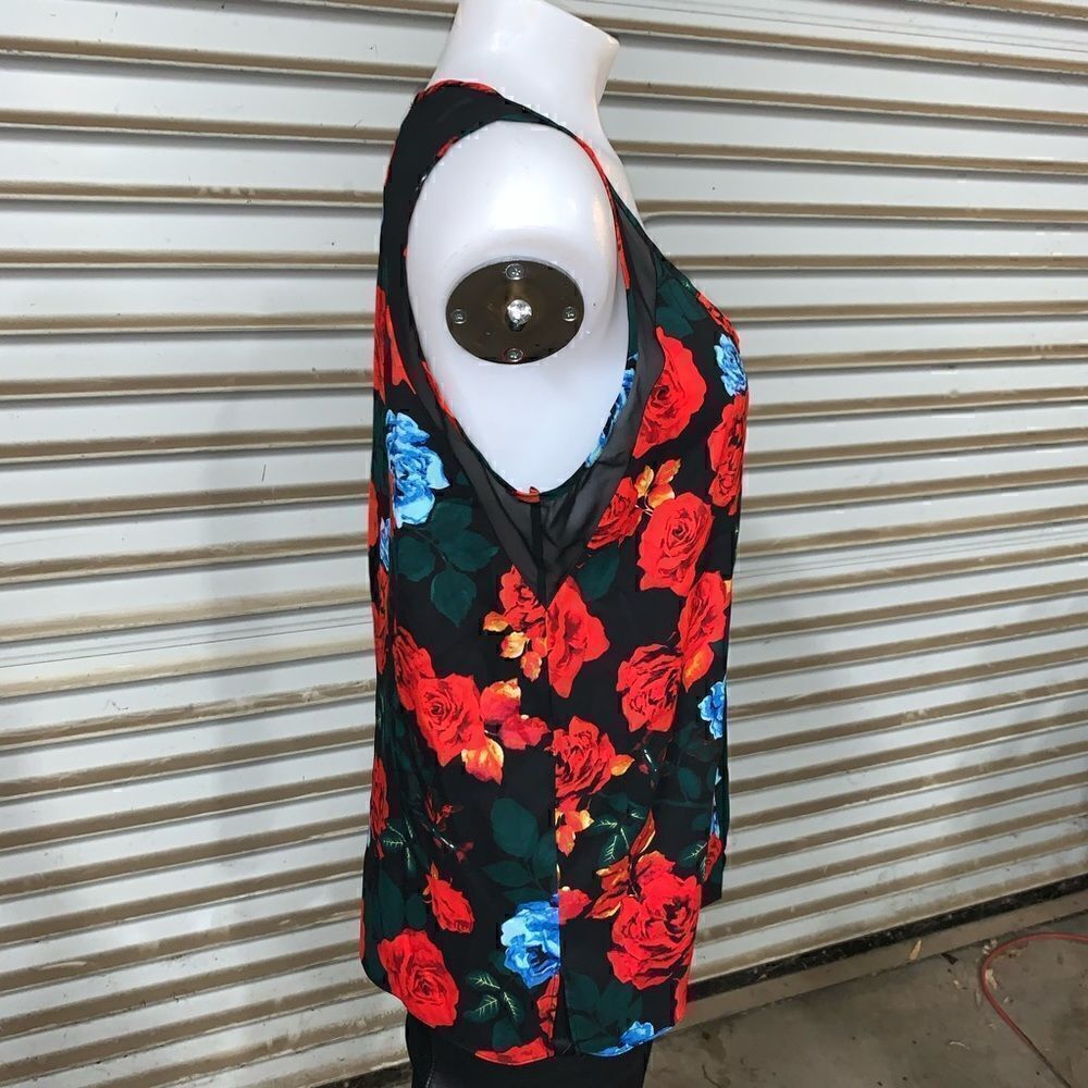 Vince Camuto sleeveless top rose print - Picture 5 of 7